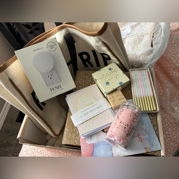 Jilly Box multiple items - Picture 7 of 8